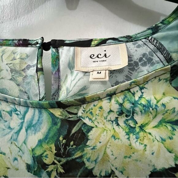 Eci New York Green Floral Top Blouse Size Medium - Picture 3 of 4